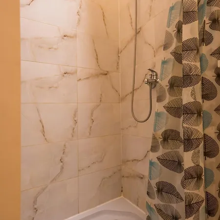 אכסניה Kefir & Bun