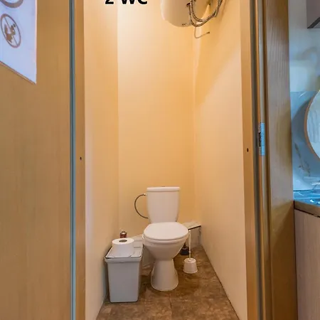 אכסניה Kefir & Bun קובנה